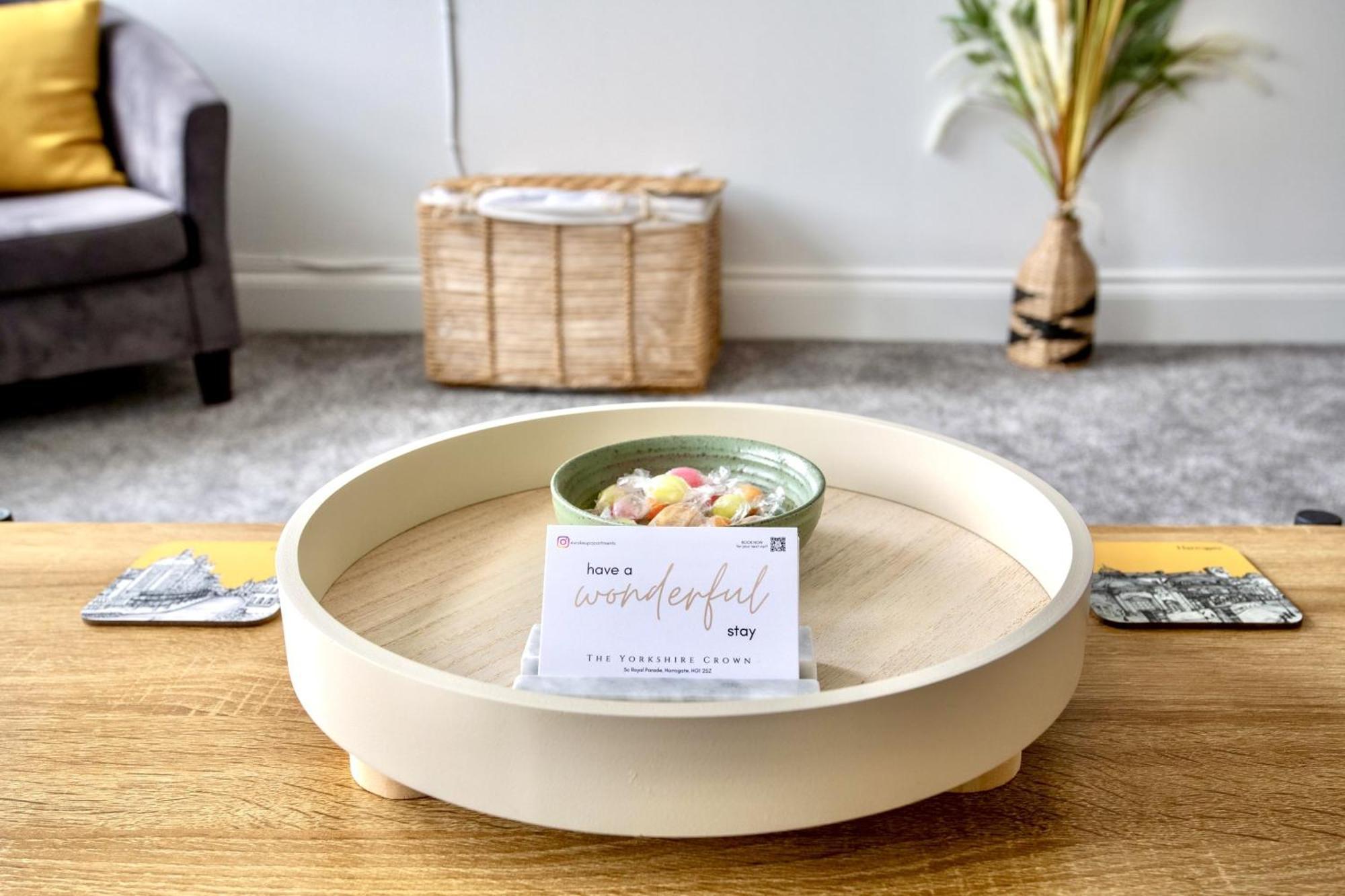 The Yorkshire Crown - Luxury Apartment - Free Parking Nearby Harrogate Eksteriør billede